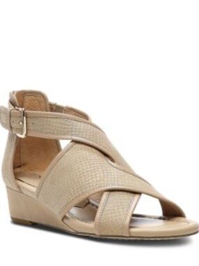 Donald Pliner Vivica Suede Open Toe Low Wedge Sandal Buckle Side Size 5.5